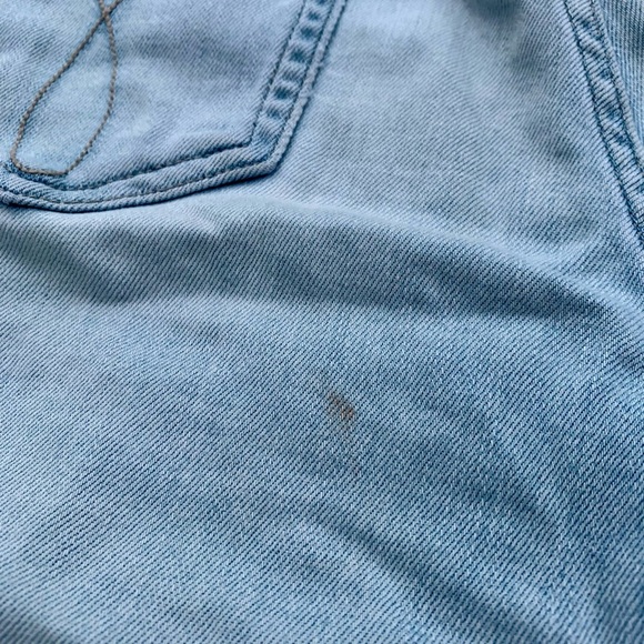 💜 Calvin Klein Light Wash Bermuda Denim Shorts - Size 8 - Picture 6 of 6